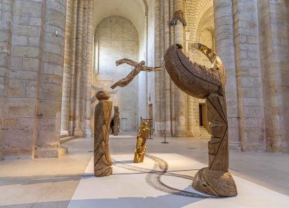Sur la route des châteaux de la Loire, un hôtel design dans une abbaye du XIIème siècle 