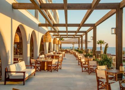 Villa Le Blanc : un hôtel les pieds dans l’eau à Minorque signé Meliá