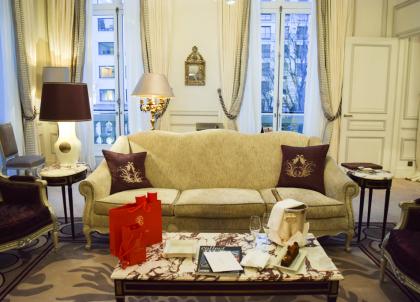 Nuit d’exception au Plaza Athénée, le mythique palace de l’avenue Montaigne