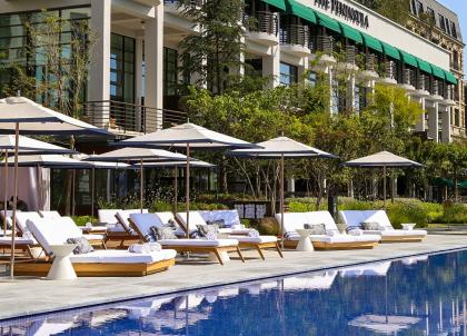 The Peninsula Hotels frappe fort sur le Bosphore 