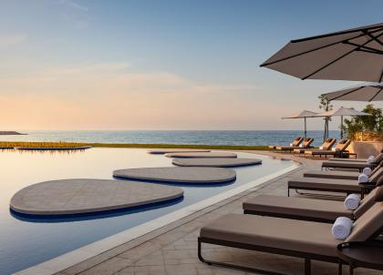 Sur le Golfe d'Oman, ouverture du St. Regis Al Mouj Muscat Resort