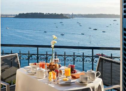 Le Grand Hôtel Barrière à Dinard, l’art de vivre à la française.