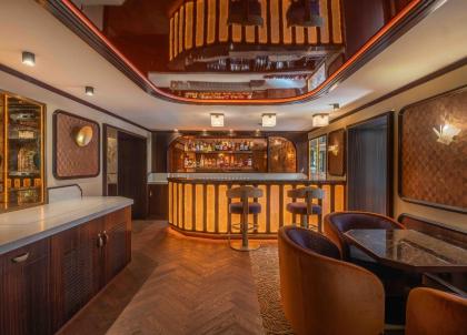 La Bourdonnais, un hôtel 4 étoiles inspiré de l'Orient Express à deux pas de la Tour Eiffel