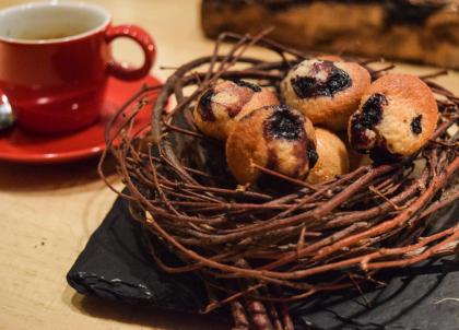 Mignardises servies sur un nid à Neh | © Yonder.fr