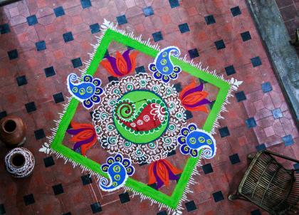 Kolam : décoration à la craie pour Pongal | © Marion Brun