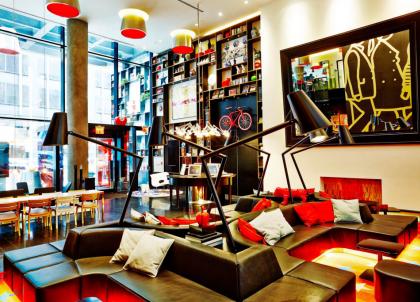 Cool, design et abordable, le citizenM New York fait sensation