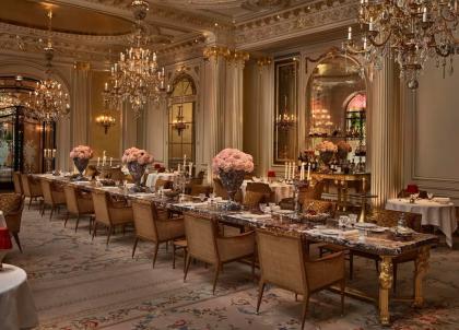 Le Plaza Athénée dévoile le nouveau nom de son restaurant