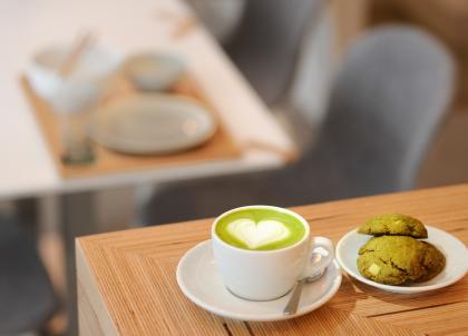 Matcha, café, miel : trois nouvelles adresses gourmandes dans le Marais