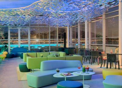Le nhow Marseille lance une expérience de dîner dans le noir