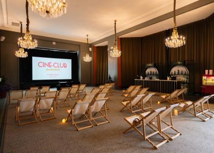 Voir un film dans un palace avec les acteurs ? C’est possible cet été au Fouquet's Paris