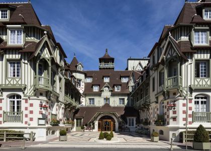 KAPLA s’invite dans les hôtels Barrière pour les vacances de la Toussaint