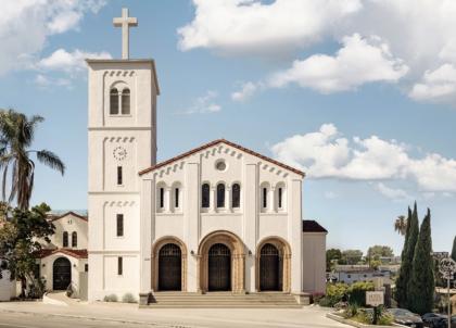 Insolite : à Los Angeles, un hôtel dans une église