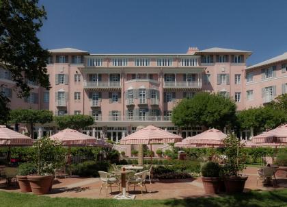 L'hôtel à Cape Town Belmond Mount Nelson innove entre mode, gastronomie et culture