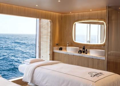 Carita embarque à bord des navires de Ponant Explorations