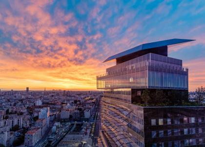 Hôtel des Tours Duo : un hôtel signé Starck perché à 122 mètres au-dessus de Paris