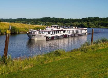 Été 2026 : le tourisme fluvial en plein essor en France