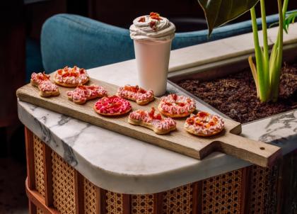 Un brunch avec son chien au Kimpton St Honoré Paris