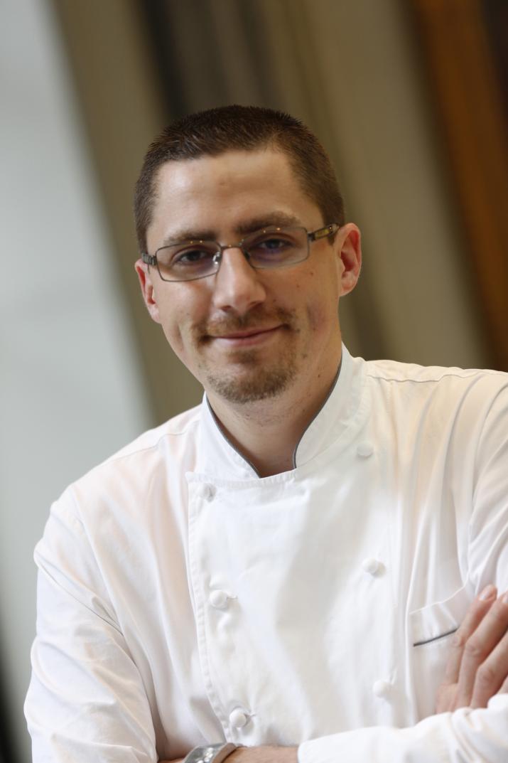 Le chef de la Table du Lancaster, Julien Roucheteau.