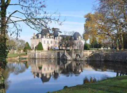 L’Alexandra Palace, un château-hôtel rococo dans les Deux-Sèvres