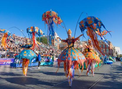 Tour du monde des carnavals en 2026 : dates, programmes, hôtels où dormir  