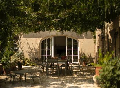 Notre avis sur le Domaine Jòlibois : hôtel et huile d’olive dans les Alpilles