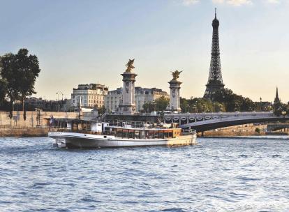 Restaurants péniches à Paris : les plus belles adresses pour dîner sur la Seine Restaurants péniches à Paris : les plus belles adresses pour dîner sur la Seine