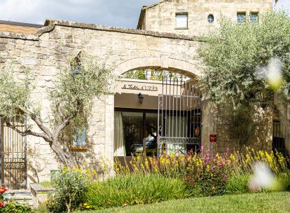 Les meilleurs restaurants d’Uzès : étoilés, caves à vin et bistrots gourmands