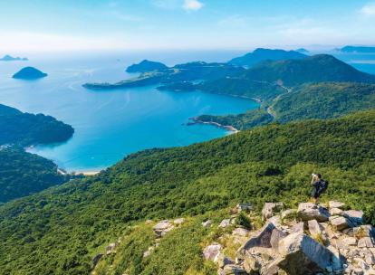 Randonnées, sommets et plages sauvages : le Hong Kong nature raconté par @Travelailleurs Randonnées, sommets et plages sauvages : le Hong Kong nature raconté par @Travelailleurs