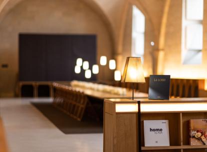 Sur la route des châteaux de la Loire, un hôtel design dans une abbaye du XIIème siècle 