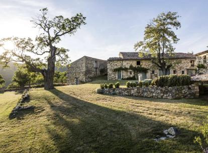 Notre avis Les Hameaux des Davids : et si vous louiez un hameau entier dans le Luberon ?