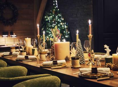 Paris en décembre : l'esprit de Noël souffle sur les palaces parisiens 