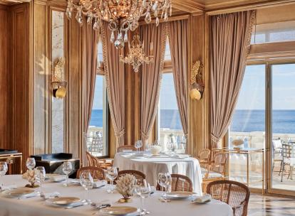 Le Restaurant des Rois, un balcon étoilé sur la Méditerranée