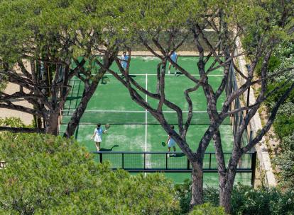 Fans de padel ? Voici les meilleurs hôtels de luxe où pratiquer votre sport préféré 