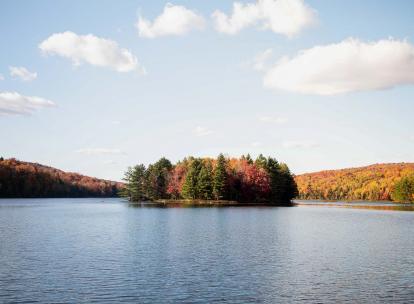 Québec : sur les traces de l'été indien, entre culture et nature