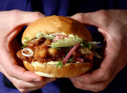 On a testé Nakatsu, le poulet croustillant engagé façon street food japonaise