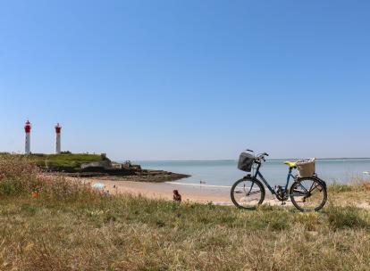 Écotourisme insulaire : 5 petites îles françaises sans voitures à découvrir hors saison