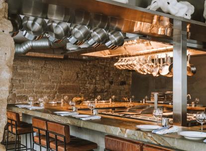 On a testé Shabour, cuisine chamarée et étoilée dans le Sentier