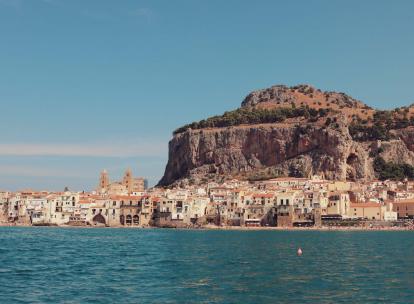 Cefalu, la beauté au pied d'un rocher