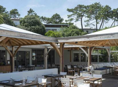 Cap Ferret : Le Wharf rouvre et relance la saison sur le Bassin