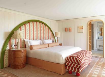 À Saint-Tropez, le Byblos dévoile huit nouvelles suites signées Laura Gonzalez