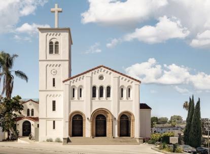 Insolite : à Los Angeles, un hôtel dans une église Insolite : à Los Angeles, un hôtel dans une église
