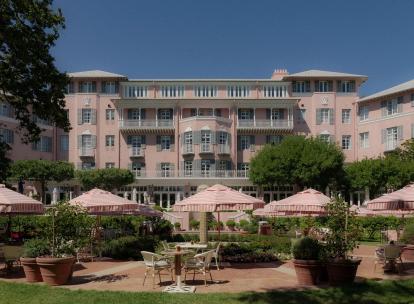 L'hôtel à Cape Town Belmond Mount Nelson innove entre mode, gastronomie et culture