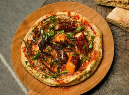 Brach x Kalios : l'été sera grec dans le 16e