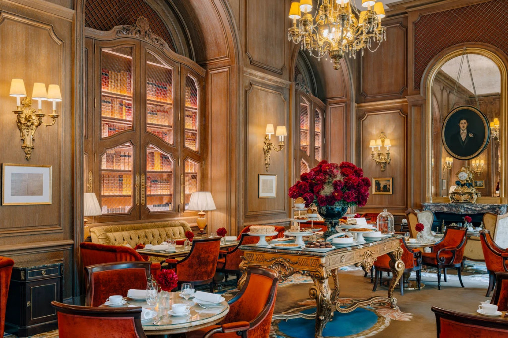 Quels sont les plus beaux palaces de France ? Seuls 33 établissements peuvent aujourd'hui revendiquer la prestigieuse distinction « Palace ». Des adresses mythiques aux refuges les plus exclusifs, découvrez notre sélection des plus beaux palaces de France.