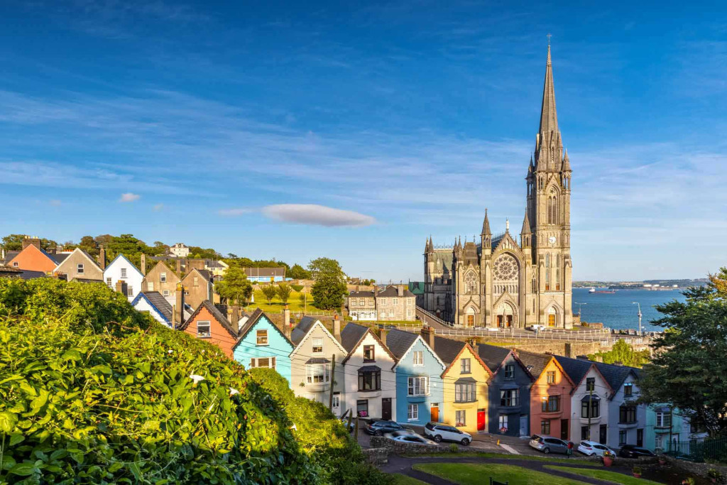 Deuxième ville de la République d’Irlande après Dublin, Cork est dynamique avec ses galeries d'art, ses pubs, ses hôtels de charme et sa campagne verdoyante à portée de main… Que faire à Cork et aux alentours ? Nos réponses. 