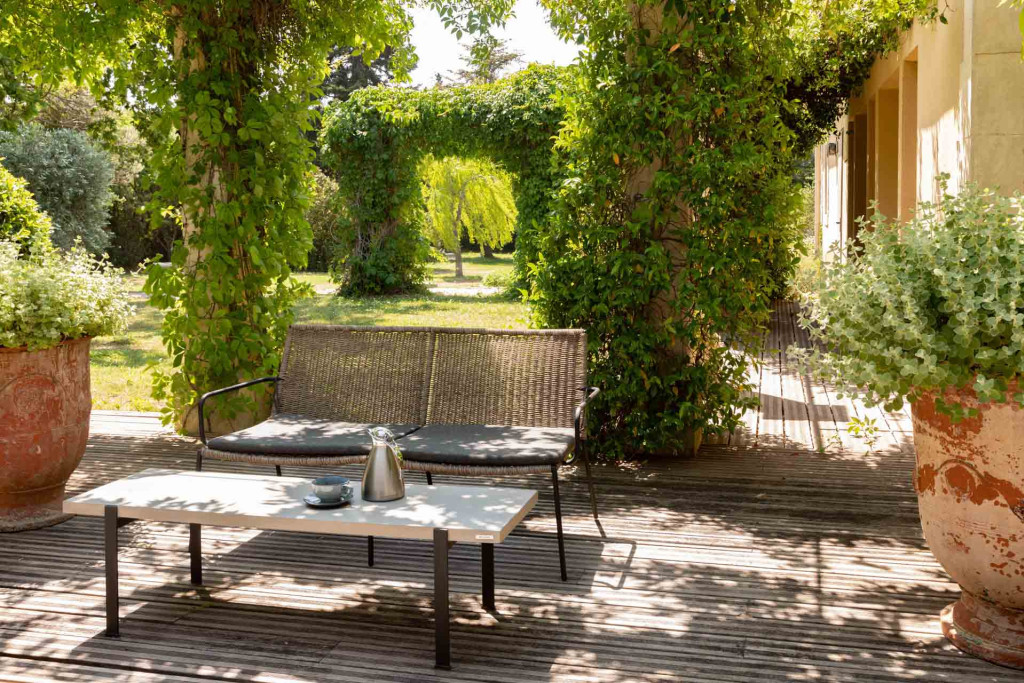 Au cœur des Alpilles, le village classé des Baux-de-Provence ressemble à un musée à ciel ouvert. A son riche patrimoine architectural inscrit dans un environnement exceptionnel, s’ajoutent des établissements qui conjuguent luxe, tables gourmandes et bien-être. Focus sur nos 4 hôtels spas préférés des Baux-de-Provence.
