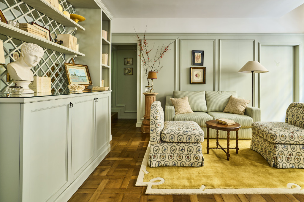 Dans le 17e arrondissement, à deux pas de la station Malesherbes, le boutique-hôtel Maison Monceau vient d’ouvrir ses portes. Nous avons arpenté les étages de cet hôtel et découvert ses chambrettes cosy décorées d’objets chinés. 