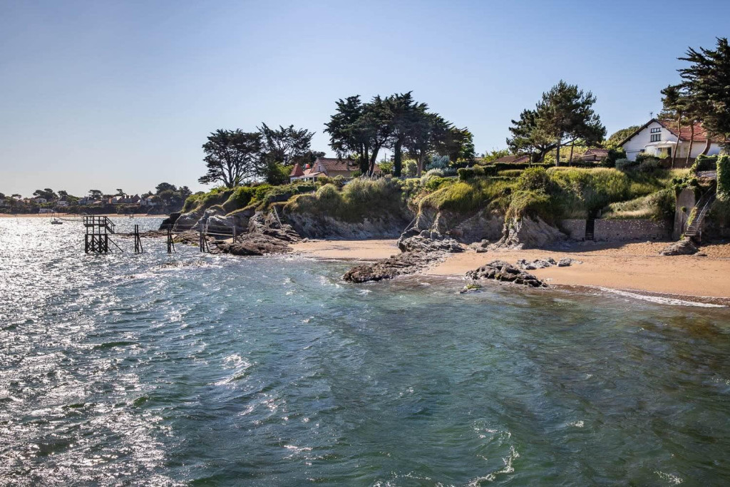 En Loire Atlantique, Pornic, station balnéaire de la Côte de Jade, constitue dès le printemps une délicieuse pause iodée. Entre soins marins, patrimoine discret, nature préservée et bonnes adresses, profitez d’une revigorante échappée au bord de l’eau. Notre mode d'emploi pour un week-end à Pornic de trois jours.
