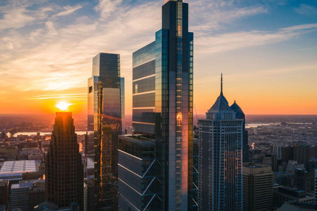 À Philadelphie, chaque voyageur trouve chaussure à son pied. Que vous voyagiez avec un œil sur le budget ou avec des envies de luxe, la ville propose une belle diversité d’adresses. Tour d’horizon des meilleurs hôtels de Philadelphie où poser ses valises.

