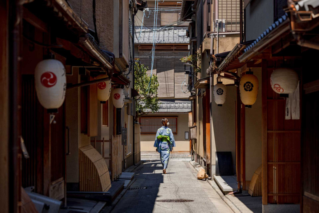 Le long de la rivière Shirakawa, en plein centre du quartier animé de Gion, un bâtiment signé Tadao Ando abrite le Shinmonzen, nouveau point de repère chic et arty de la ville. On y a dormi pour vous. 